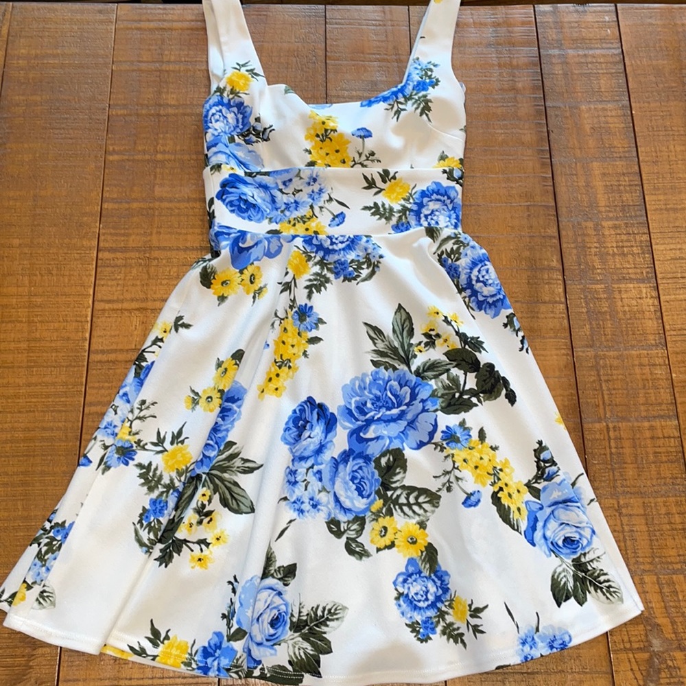 NWOT B. Darlin Floral Dress - 0
